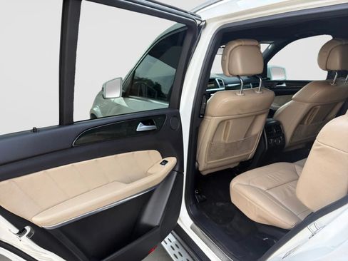 Used 2016 Mercedes-Benz GL 550 4MATIC image 14