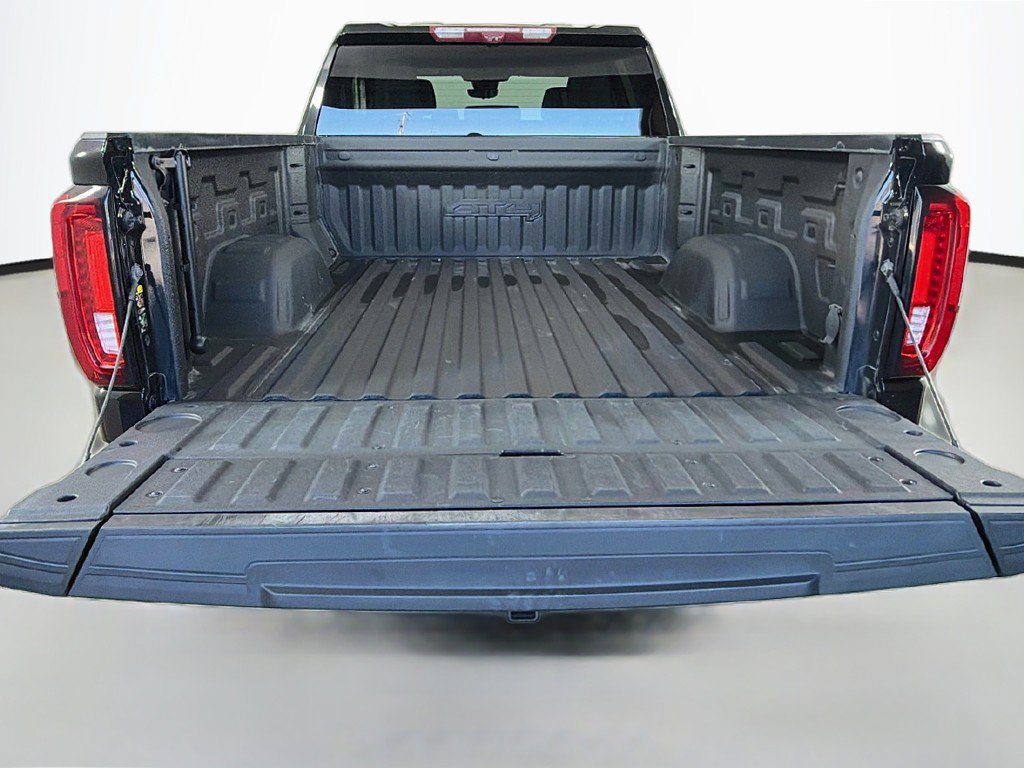 Used 2022 GMC Sierra 1500 AT4 w/ Technology Package AWD/4WD image 17