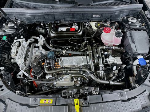 Used 2024 Mercedes-Benz EQB 250+ image 32