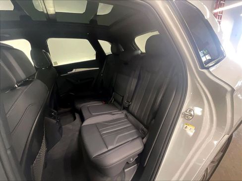 Used 2025 Audi Q5 2.0T Premium w/ Convenience Plus Package image 28
