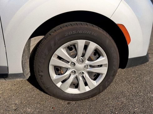 Used 2021 Kia Soul LX image 31