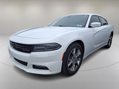 Used 2017 Dodge Charger SXT w/ AWD Plus Group image 5
