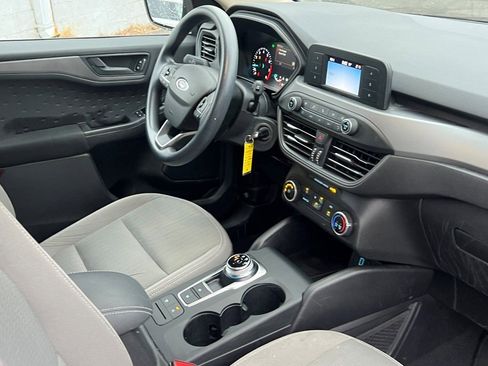 Used 2020 Ford Escape S image 10