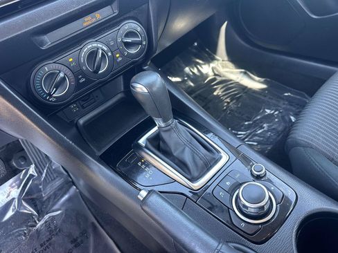 Used 2016 MAZDA MAZDA3 i Sport w/ Preferred Equipment Package FWD image 11