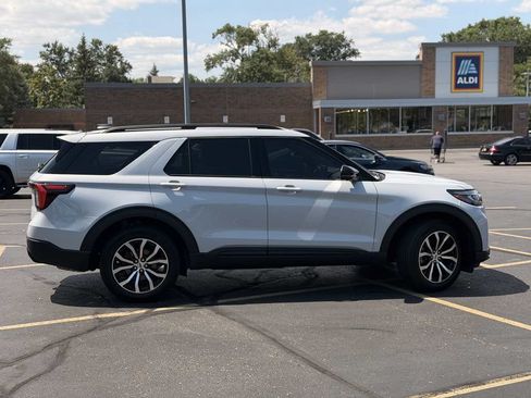 Used 2026 Ford Explorer ST-Line AWD/4WD image 11