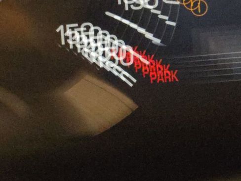 Used 2023 Land Rover Defender 110 X-Dynamic SE image 15