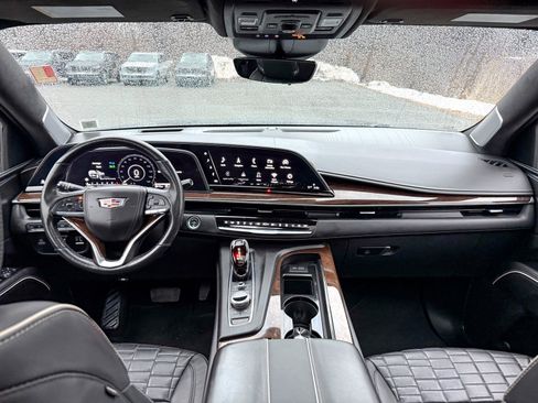 Used 2021 Cadillac Escalade Sport Platinum w/ LPO, ONYX Package image 23