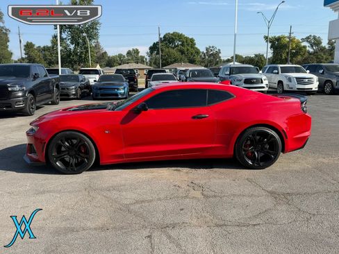 Used 2019 Chevrolet Camaro SS RWD image 4