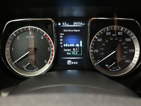 Used 2017 Nissan Titan SV AWD/4WD image 25
