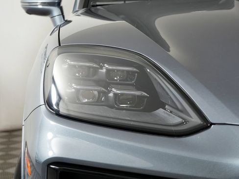 New 2026 Porsche Cayenne AWD/4WD image 11