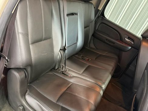 Used 2014 Chevrolet Suburban LT AWD/4WD image 27