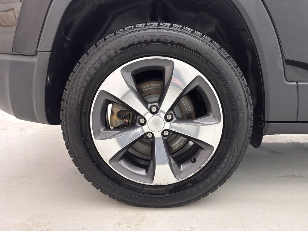 Used 2019 Jeep Cherokee Limited AWD/4WD image 10
