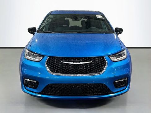 New 2026 Chrysler Pacifica Select AWD/4WD image 4