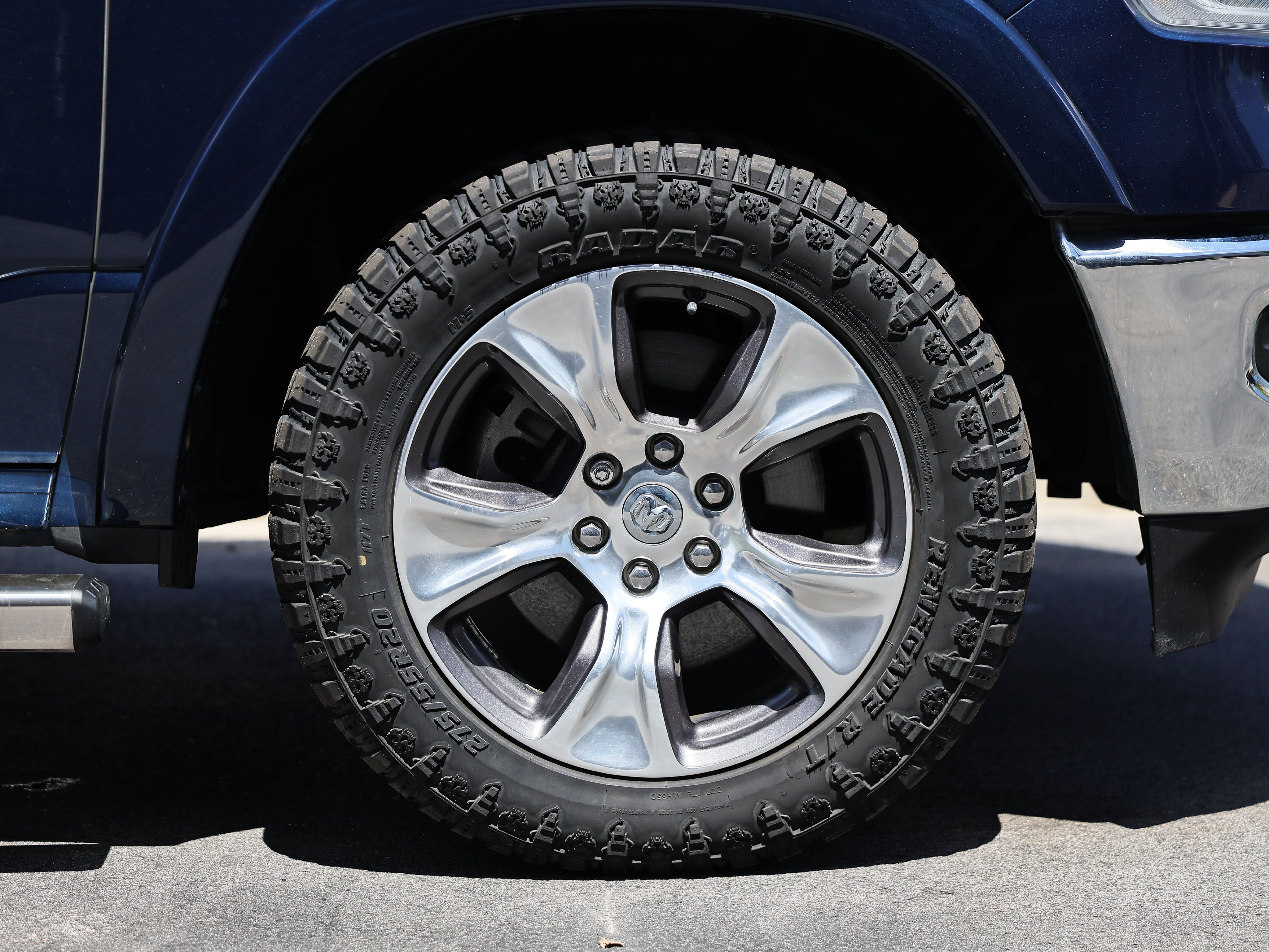 Used 2020 RAM 1500 Laramie AWD/4WD image 4