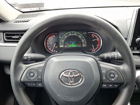 Used 2024 Toyota RAV4 XLE image 22