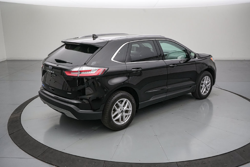 Certified 2024 Ford Edge SEL w/ Convenience Package AWD/4WD image 4