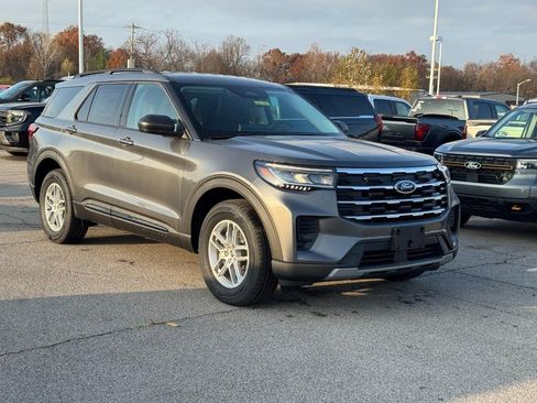 New 2026 Ford Explorer Active image 2
