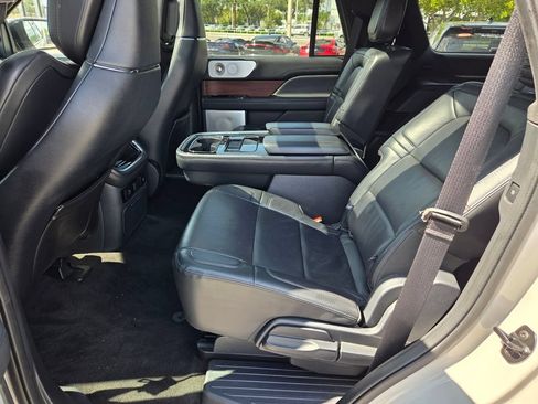 Used 2023 Lincoln Navigator Reserve AWD/4WD image 7