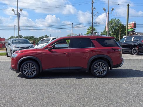 Used 2023 Nissan Pathfinder SL w/ SL Premium Package AWD/4WD image 5