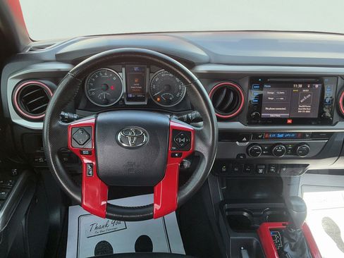 Used 2019 Toyota Tacoma Limited RWD image 15
