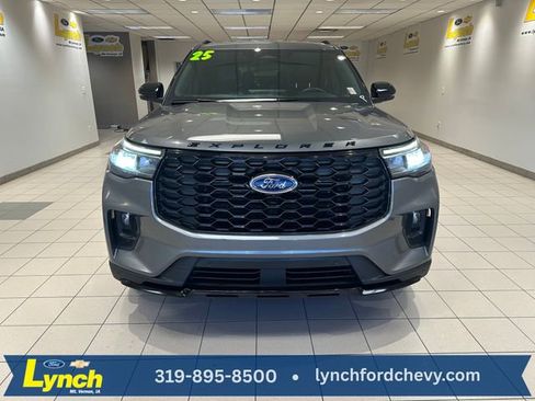 Used 2025 Ford Explorer ST-Line w/ ST-Line Street Pack AWD/4WD image 26