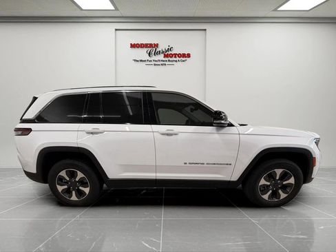 Used 2022 Jeep Grand Cherokee Limited 4xe w/ Luxury Tech Group II AWD/4WD image 8