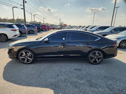 Used 2025 Honda Accord Sport image 7