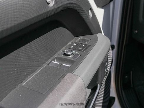 Used 2023 Land Rover Defender 90 X-Dynamic SE image 75