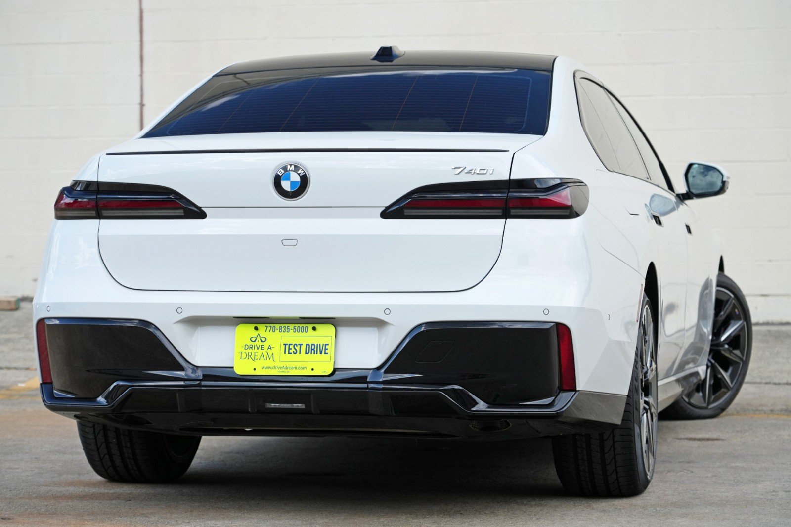 Used 2023 BMW 740i RWD image 5