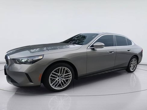Used 2024 BMW 530i RWD image 4