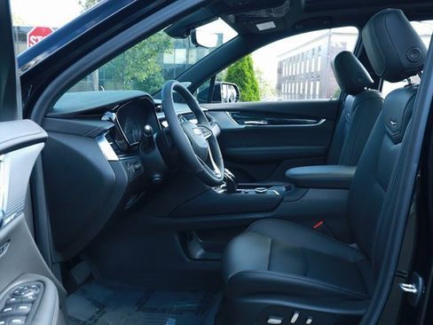 Used 2024 Cadillac XT6 Premium Luxury w/ Platinum Package image 10