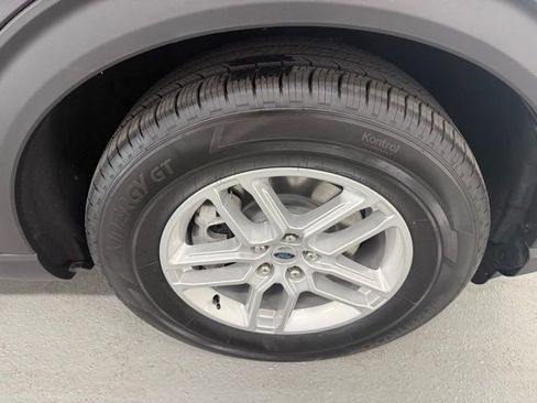 New 2026 Ford Explorer Active image 5