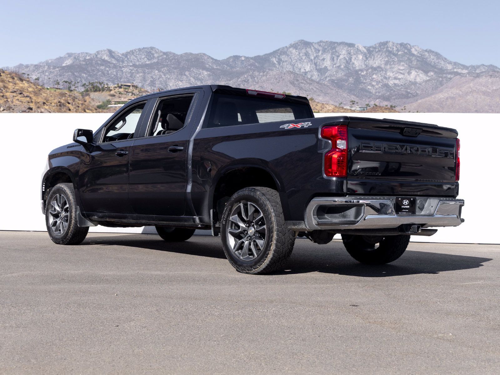Used 2023 Chevrolet Silverado 1500 LT w/ Protection Package AWD/4WD image 4