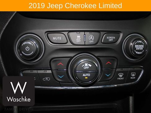 Used 2019 Jeep Cherokee Limited AWD/4WD image 30