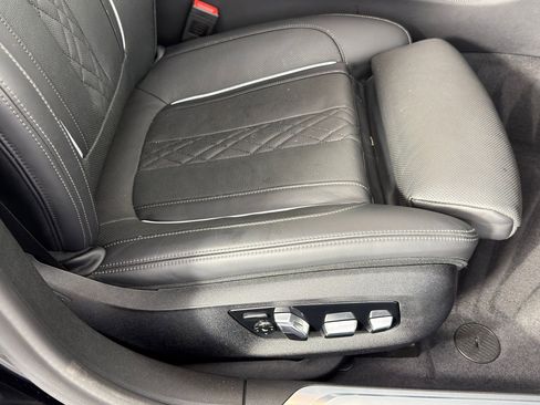 Used 2020 BMW 750i xDrive w/ Executive Package image 33
