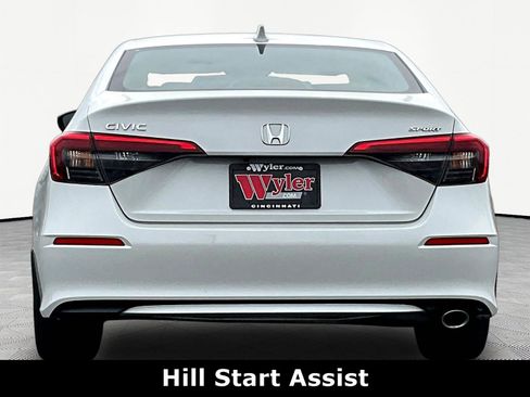 Used 2023 Honda Civic Sport image 5