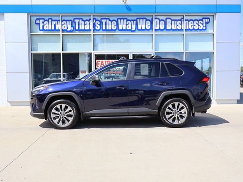 Used 2023 Toyota RAV4 XLE Premium AWD/4WD image 7