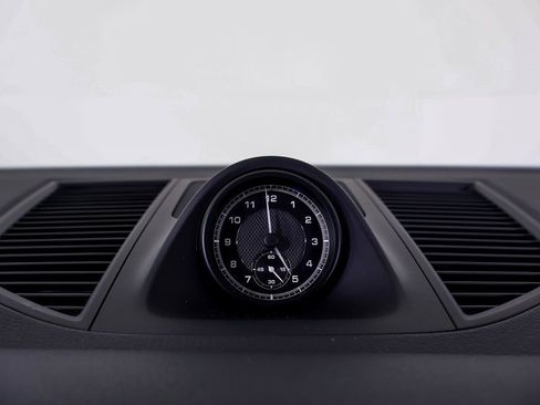 Certified 2025 Porsche Macan image 19