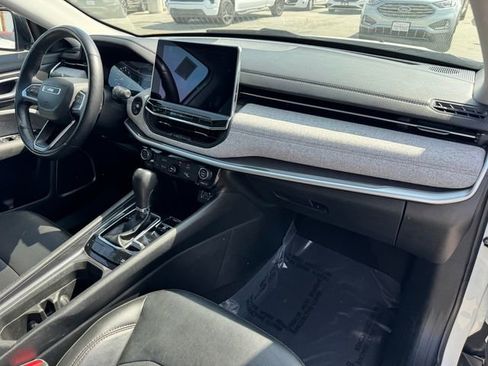 Used 2022 Jeep Compass Latitude image 5