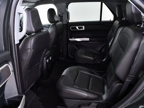 Used 2022 Ford Explorer XLT w/ Equipment Group 202A image 16