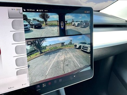Used 2024 Tesla Model Y Long Range AWD/4WD image 11
