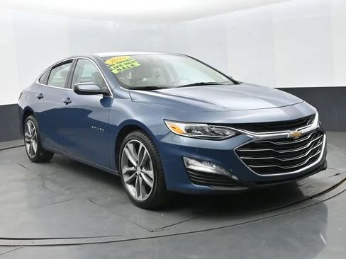Used 2024 Chevrolet Malibu LT FWD image 2