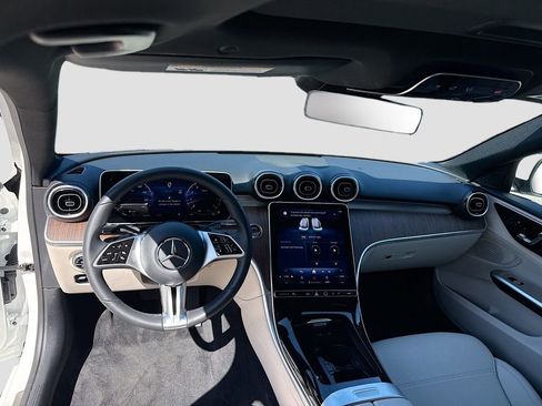 Used 2025 Mercedes-Benz C 300 Sedan image 25