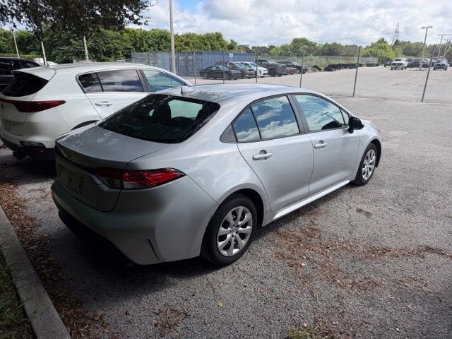 Used 2023 Toyota Corolla LE FWD image 8