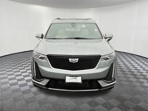 Used 2023 Cadillac XT6 Sport w/ Technology Package image 2
