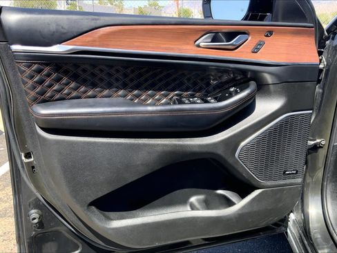 Used 2022 Jeep Grand Cherokee L Summit w/ Luxury Tech Group V image 19