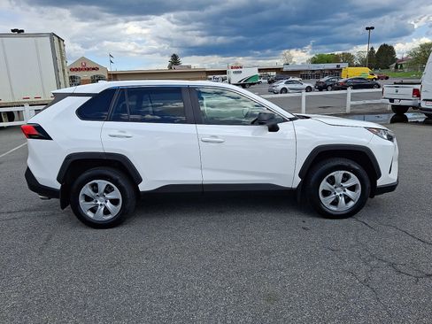Used 2022 Toyota RAV4 LE AWD/4WD image 7