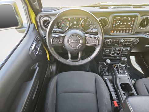 Used 2023 Jeep Wrangler Unlimited w/ Cold Weather Group AWD/4WD image 10