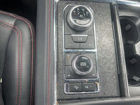 Used 2023 Ford Expedition Limited image 27