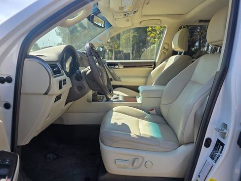 Used 2018 Lexus GX 460 Premium w/ Premium Package AWD/4WD image 20